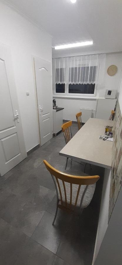 Panel Hause Kazincbarcika Apartment Екстериор снимка