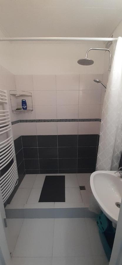 Panel Hause Kazincbarcika Apartment Екстериор снимка
