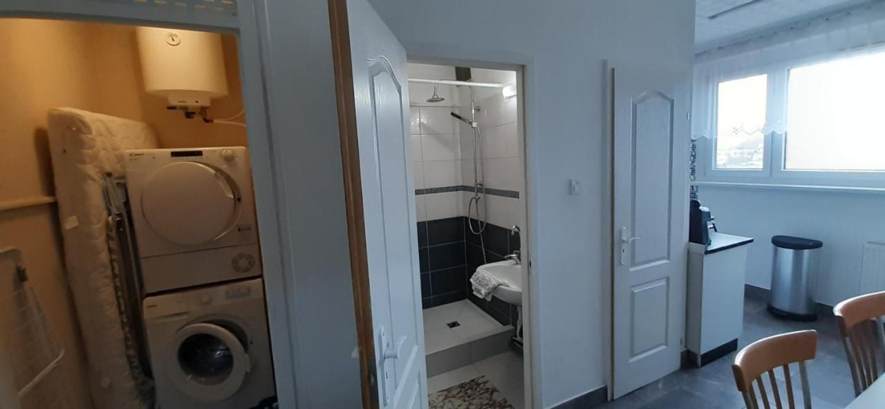 Panel Hause Kazincbarcika Apartment Екстериор снимка